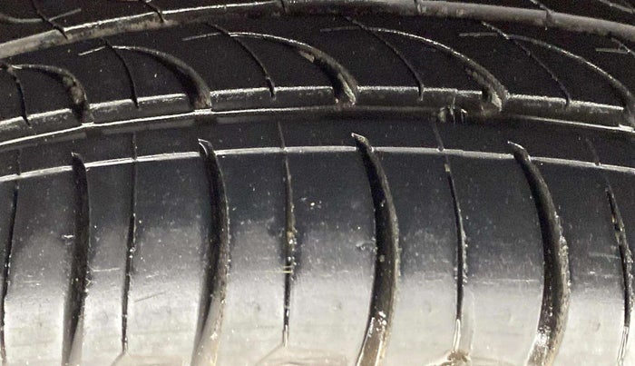 2021 Maruti Baleno ZETA PETROL 1.2, Petrol, Manual, 70,630 km, Right Rear Tyre Tread