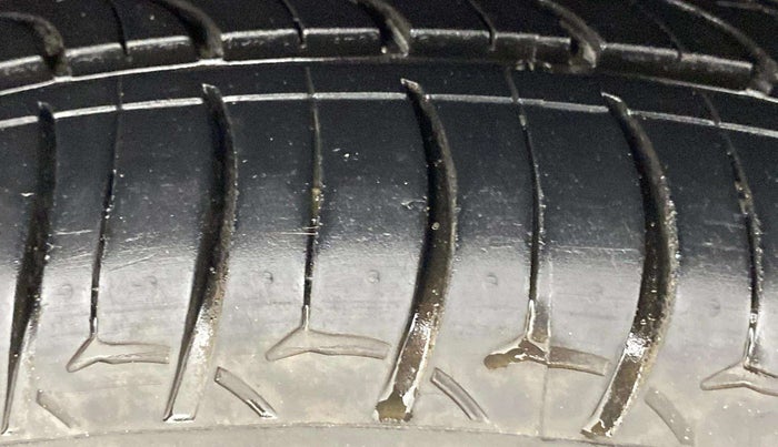 2021 Maruti Baleno ZETA PETROL 1.2, Petrol, Manual, 70,630 km, Left Rear Tyre Tread