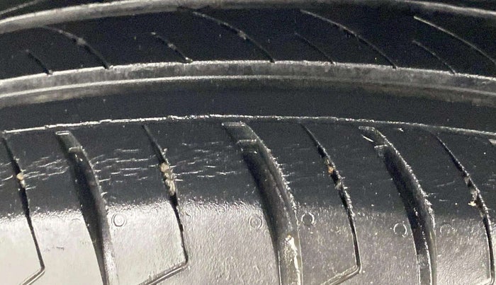 2020 Maruti Dzire VXI AMT, Petrol, Automatic, 23,563 km, Right Rear Tyre Tread