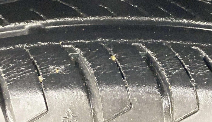 2020 Maruti Dzire VXI AMT, Petrol, Automatic, 23,563 km, Left Front Tyre Tread