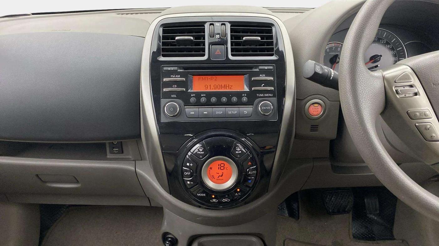 2015 Nissan Micra XV CVT, Petrol, Automatic, 40,661 km, Air Conditioner