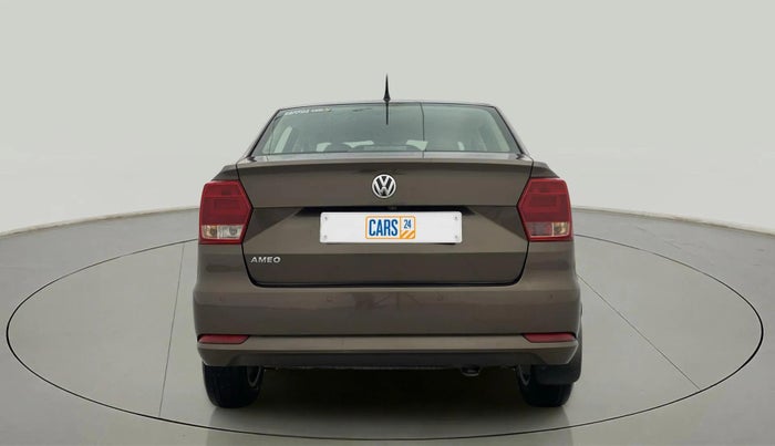 2016 Volkswagen Ameo HIGHLINE1.2L, Petrol, Manual, 1,04,525 km, Back/Rear