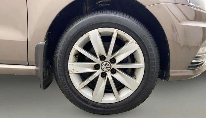 2016 Volkswagen Ameo HIGHLINE1.2L, Petrol, Manual, 1,04,525 km, Right Front Wheel