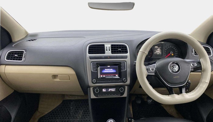 2016 Volkswagen Ameo HIGHLINE1.2L, Petrol, Manual, 1,04,525 km, Dashboard