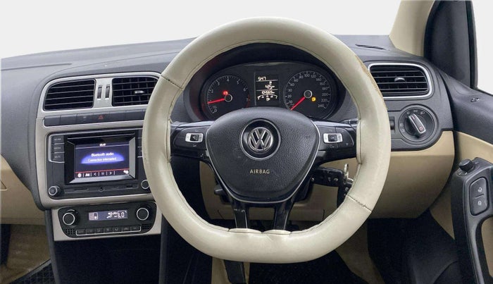 2016 Volkswagen Ameo HIGHLINE1.2L, Petrol, Manual, 1,04,525 km, Steering Wheel Close Up