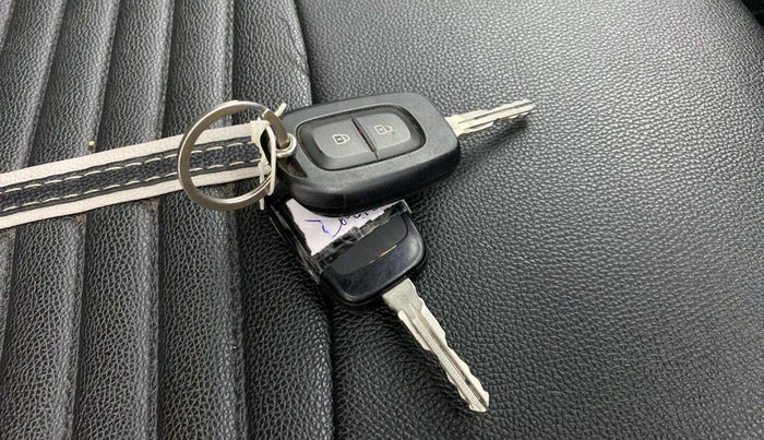 2023 Renault TRIBER RXL MT, Petrol, Manual, 26,798 km, Key Close Up