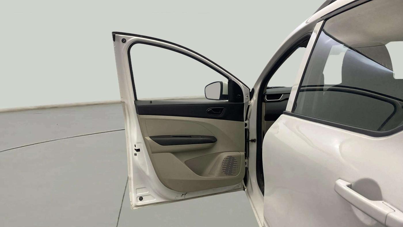 2020 Renault TRIBER RXL MT, Petrol, Manual, 30,452 km, LHS Front Door
