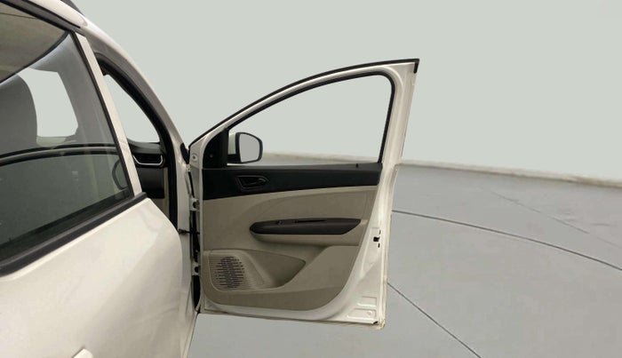 2020 Renault TRIBER RXL MT, Petrol, Manual, 30,223 km, RHS Front Door