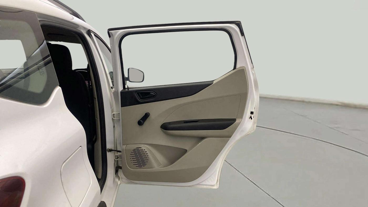 2020 Renault TRIBER RXL MT, Petrol, Manual, 30,452 km, RHS Rear Door