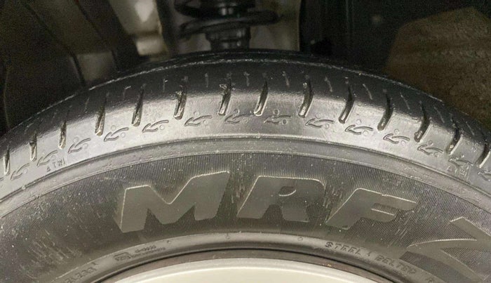 2020 Renault TRIBER RXL MT, Petrol, Manual, 30,223 km, Left Front Tyre Tread