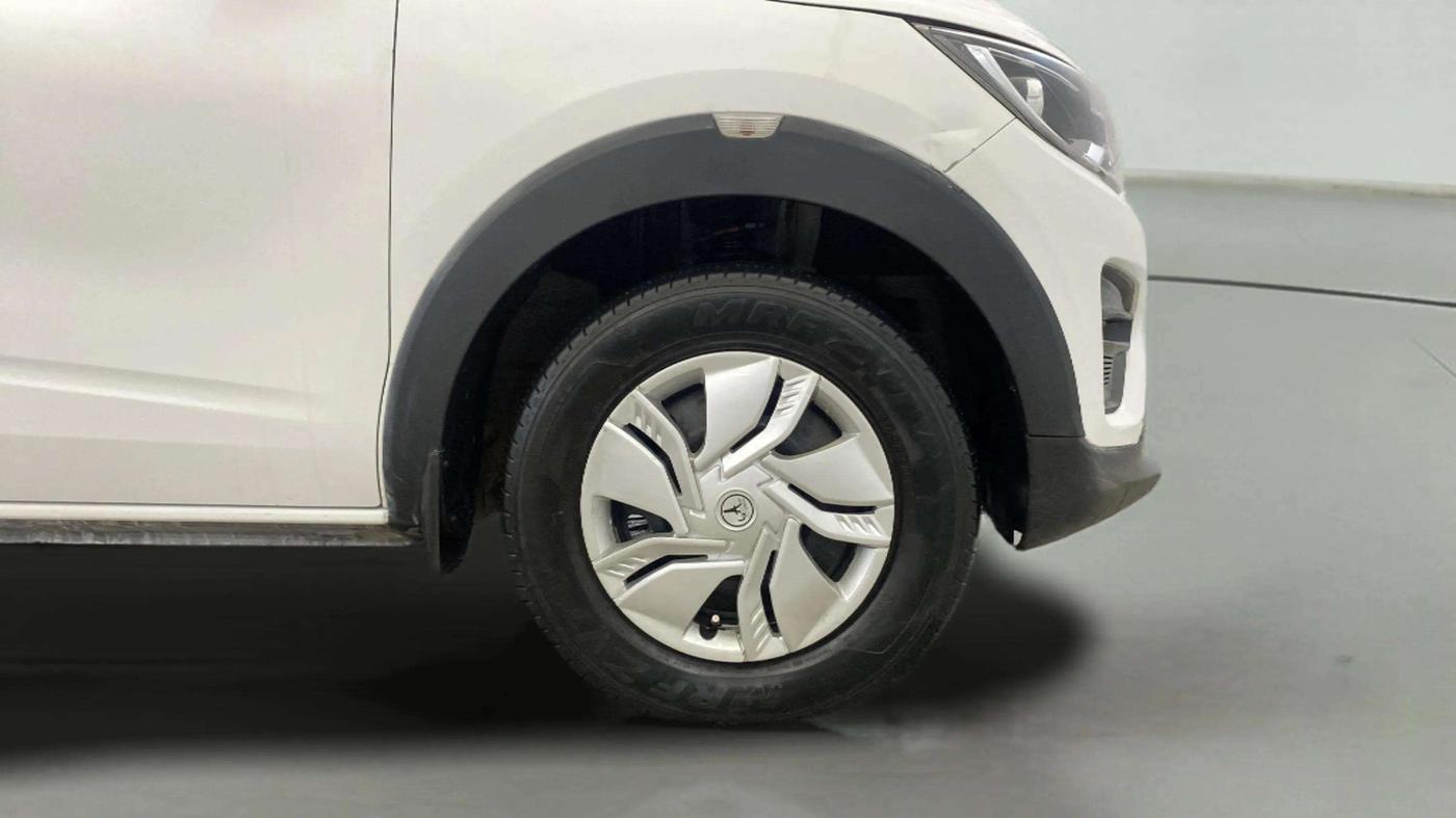 2020 Renault TRIBER RXL MT, Petrol, Manual, 30,452 km, Right Front Wheel