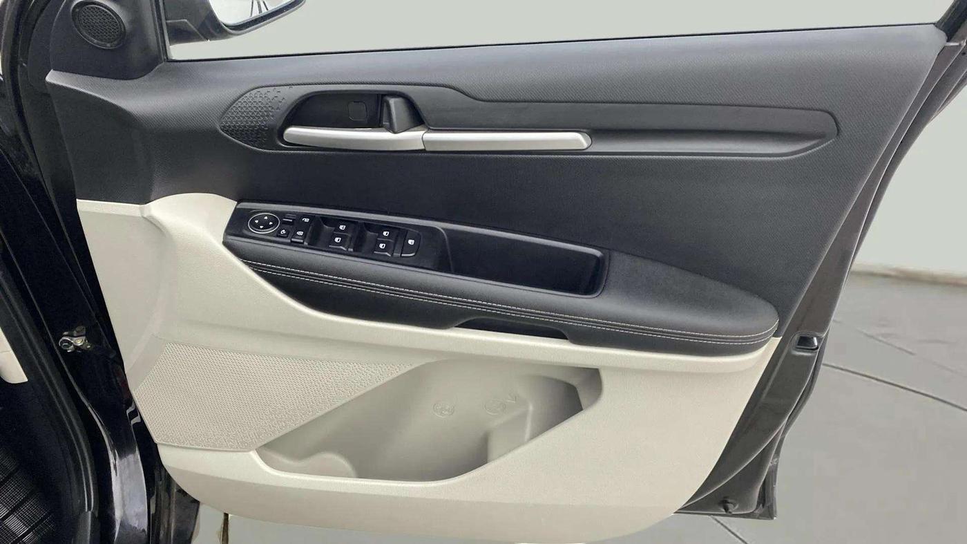 2023 KIA SONET HTX 1.5 DIESEL IMT, Diesel, Manual, 25,105 km, Driver Side Door Panels Control