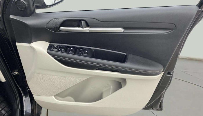 2023 KIA SONET HTX 1.5 DIESEL IMT, Diesel, Manual, 25,105 km, Driver Side Door Panels Control