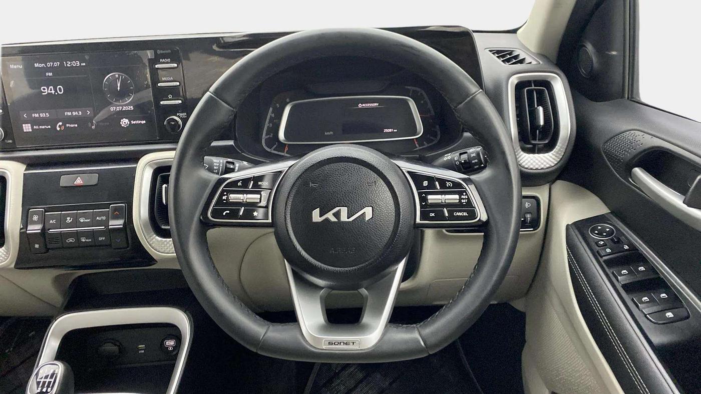 2023 KIA SONET HTX 1.5 DIESEL IMT, Diesel, Manual, 25,105 km, Steering Wheel Close Up