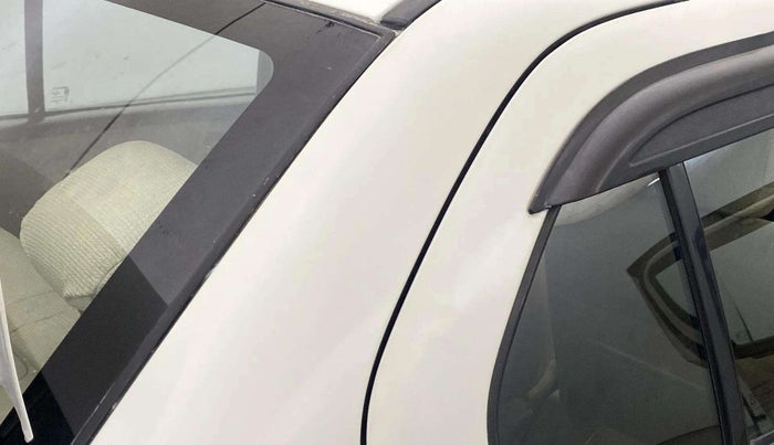 2016 Maruti Swift Dzire VXI, Petrol, Manual, 53,830 km, Right C pillar - Minor scratches