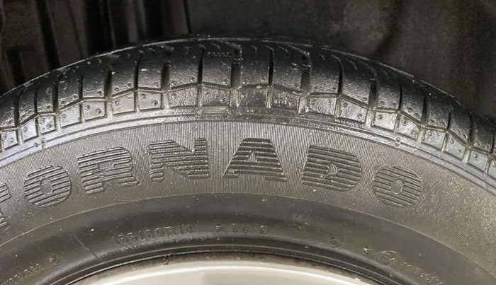 2016 Maruti Swift Dzire VXI, Petrol, Manual, 53,830 km, Right Rear Tyre Tread