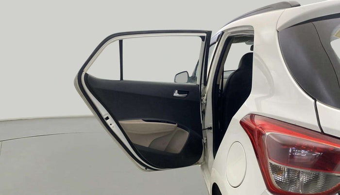 2017 Hyundai Grand i10 SPORTZ (O) 1.2 KAPPA VTVT, CNG, Manual, 55,430 km, LHS Rear Door