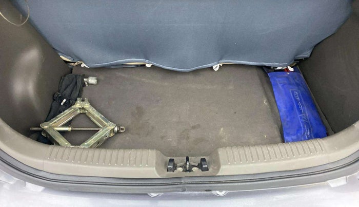 2013 Hyundai i10 MAGNA 1.2, Petrol, Manual, 97,248 km, Boot Inside