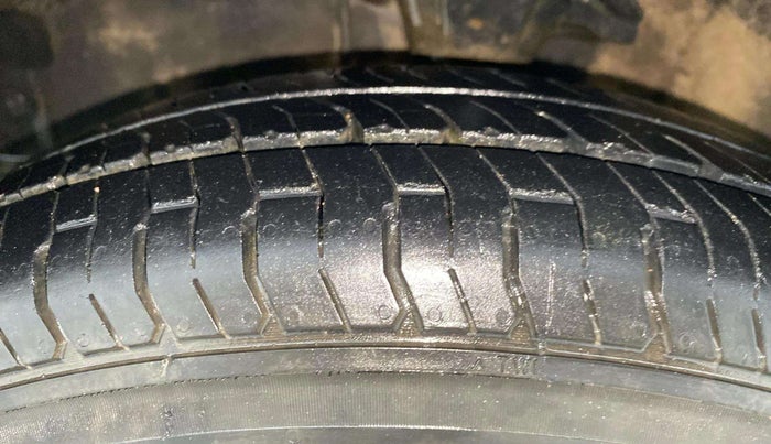 2013 Hyundai i10 MAGNA 1.2, Petrol, Manual, 97,248 km, Left Front Tyre Tread