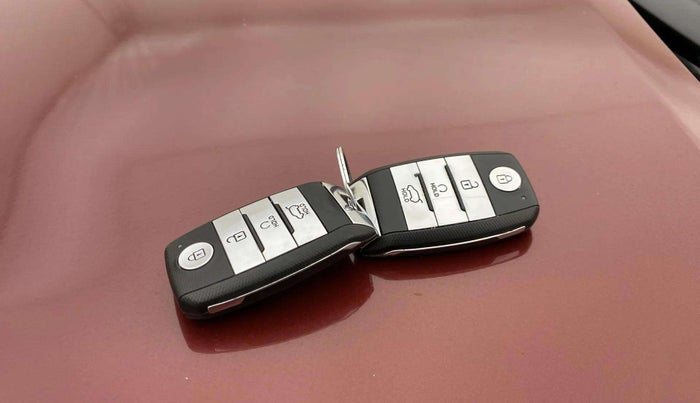 2021 KIA SELTOS HTX IVT 1.5 PETROL, Petrol, Automatic, 60,179 km, Key Close Up
