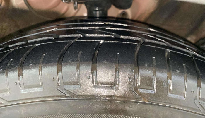 2021 KIA SELTOS HTX IVT 1.5 PETROL, Petrol, Automatic, 60,179 km, Right Front Tyre Tread