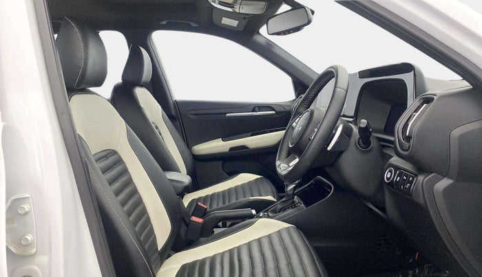 2024 KIA SONET GTX 1.0 Turbo Petrol DCT, Petrol, Automatic, 6,975 km, Right Side Front Door Cabin