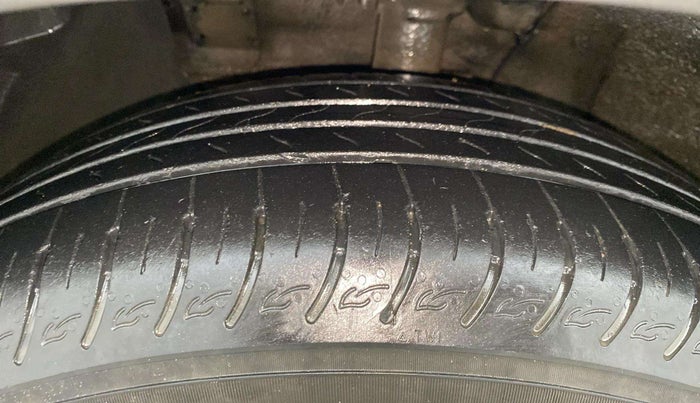 2025 KIA CARENS  PRESTIGE PLUS 1.5 TURBO PETROL DCT 7 STR, Petrol, Automatic, 27,414 km, Left Front Tyre Tread