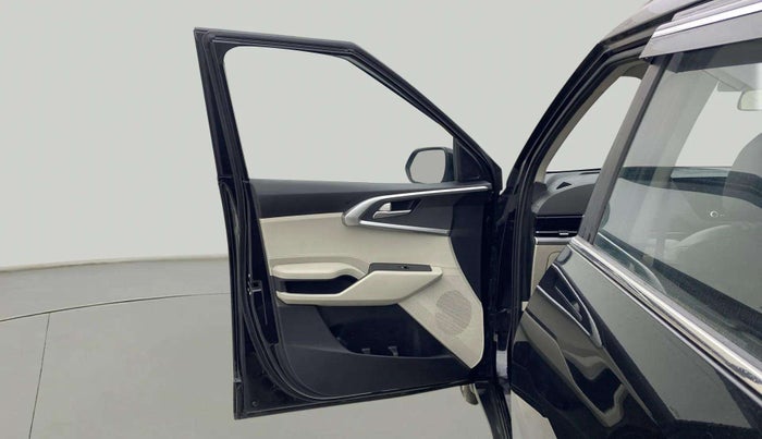 2025 KIA CARENS  PRESTIGE PLUS 1.5 TURBO PETROL DCT 7 STR, Petrol, Automatic, 27,414 km, LHS Front Door