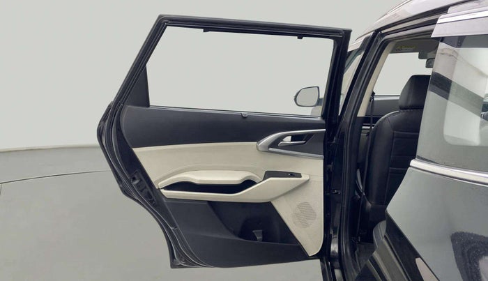 2025 KIA CARENS  PRESTIGE PLUS 1.5 TURBO PETROL DCT 7 STR, Petrol, Automatic, 27,414 km, LHS Rear Door
