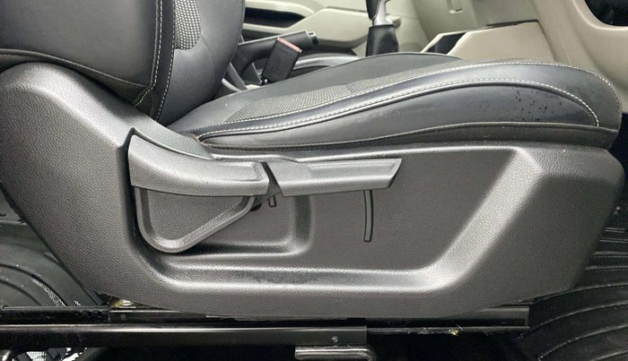 2025 KIA CARENS  PRESTIGE PLUS 1.5 TURBO PETROL DCT 7 STR, Petrol, Automatic, 27,414 km, Driver Side Adjustment Panel