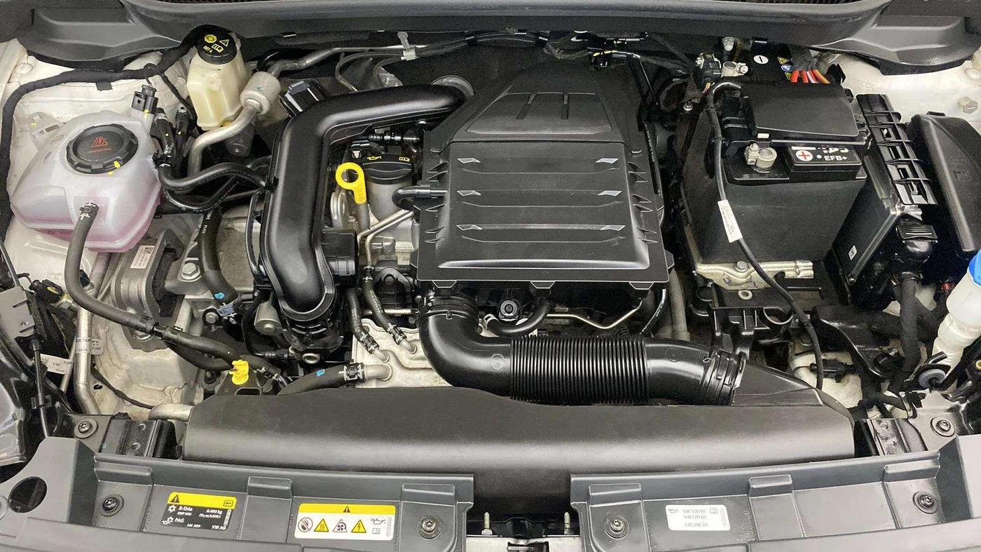 2024 Volkswagen TAIGUN COMFORTLINE 1.0 TSI MT, Petrol, Manual, 10,143 km, Engine View