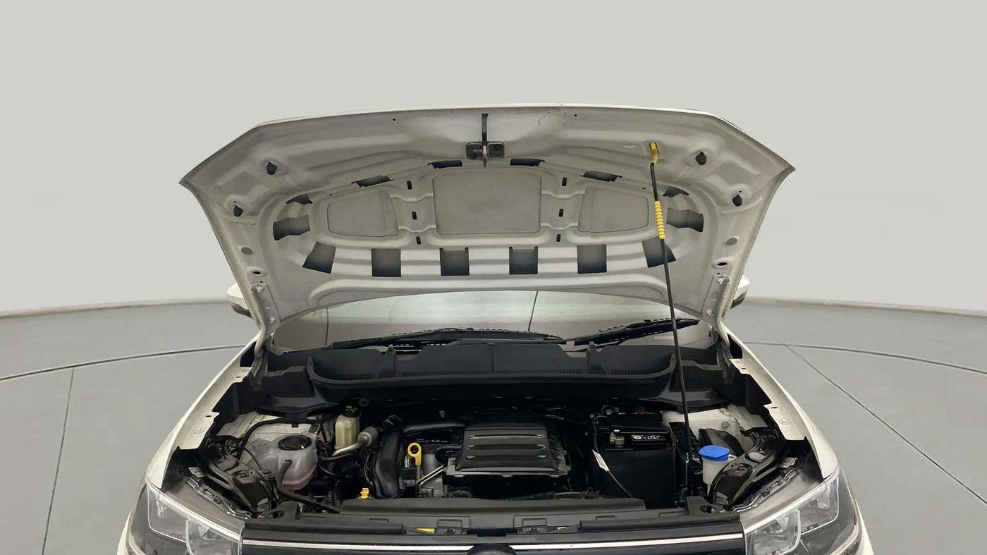 2024 Volkswagen TAIGUN COMFORTLINE 1.0 TSI MT, Petrol, Manual, 10,143 km, Open Bonet