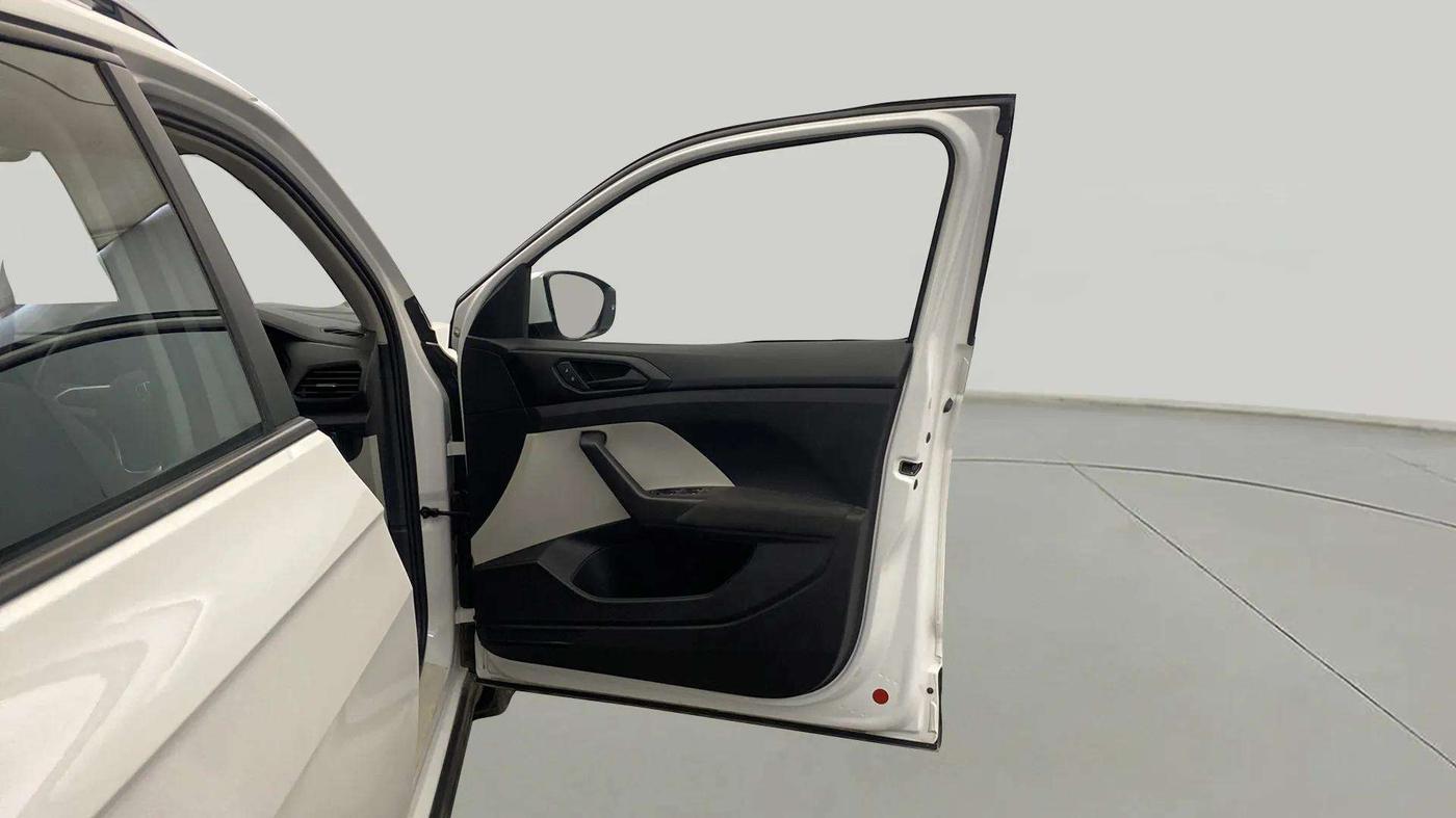 2024 Volkswagen TAIGUN COMFORTLINE 1.0 TSI MT, Petrol, Manual, 10,143 km, RHS Front Door