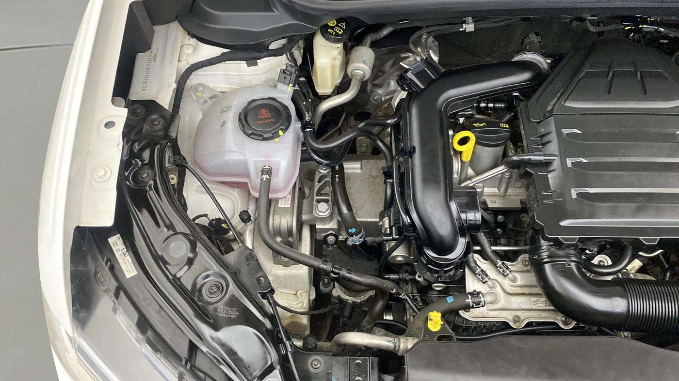 2024 Volkswagen TAIGUN COMFORTLINE 1.0 TSI MT, Petrol, Manual, 10,143 km, Engine View - Right