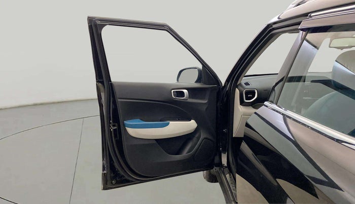 2022 Hyundai VENUE SX 1.2 PETROL, Petrol, Manual, 22,929 km, LHS Front Door