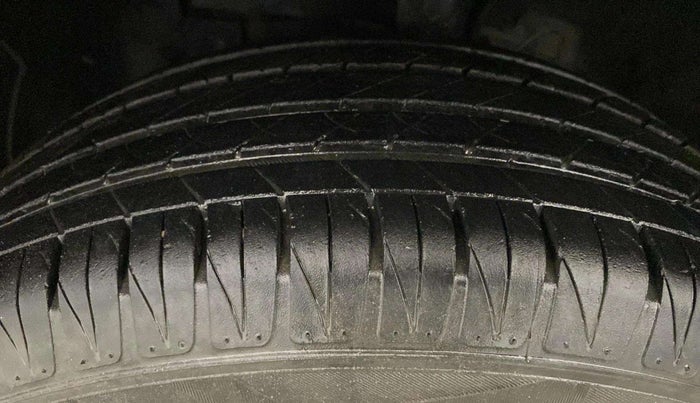 2022 Hyundai VENUE SX 1.2 PETROL, Petrol, Manual, 22,929 km, Left Front Tyre Tread