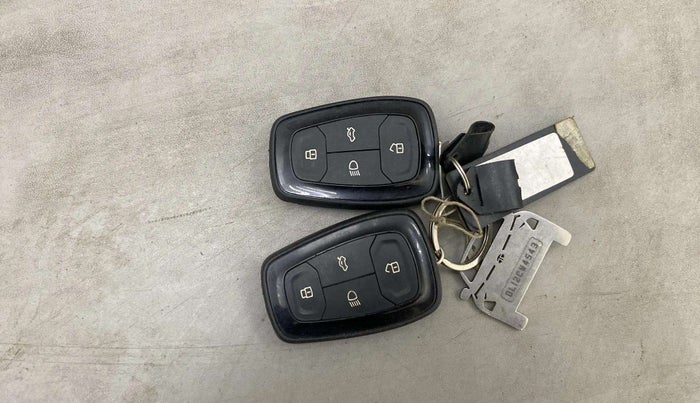 2023 Tata NEXON XZA PLUS LUX SUNROOF DARK DIESEL, Diesel, Automatic, 28,965 km, Key Close Up