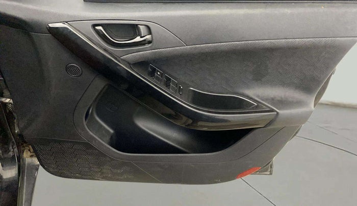 2023 Tata NEXON XZA PLUS LUX SUNROOF DARK DIESEL, Diesel, Automatic, 28,965 km, Driver Side Door Panels Control