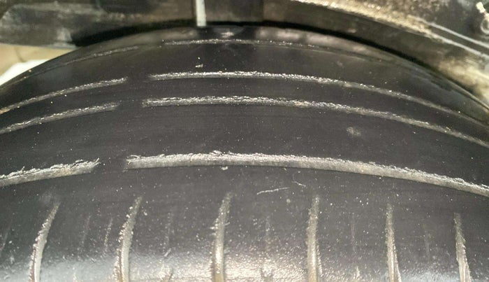 2012 Toyota Etios G, Petrol, Manual, 65,705 km, Right Rear Tyre Tread