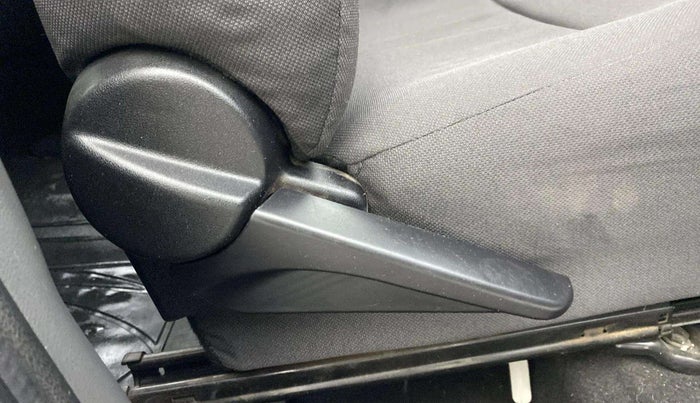 2012 Toyota Etios G, Petrol, Manual, 65,705 km, Driver Side Adjustment Panel