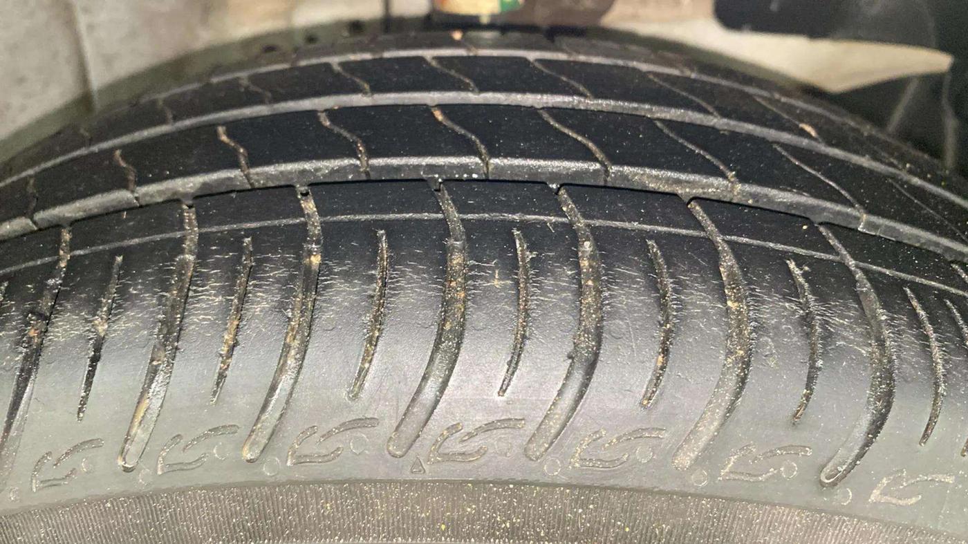 2014 Honda Brio S MT, Petrol, Manual, 64,374 km, Right Front Tyre Tread