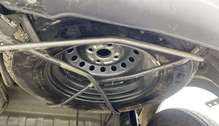 2024 Maruti Eeco 5 STR AC CNG, CNG, Manual, 35,795 km, Spare Tyre