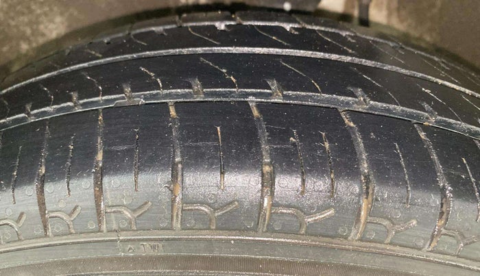 2012 Maruti Alto LXI, Petrol, Manual, 56,611 km, Left Front Tyre Tread