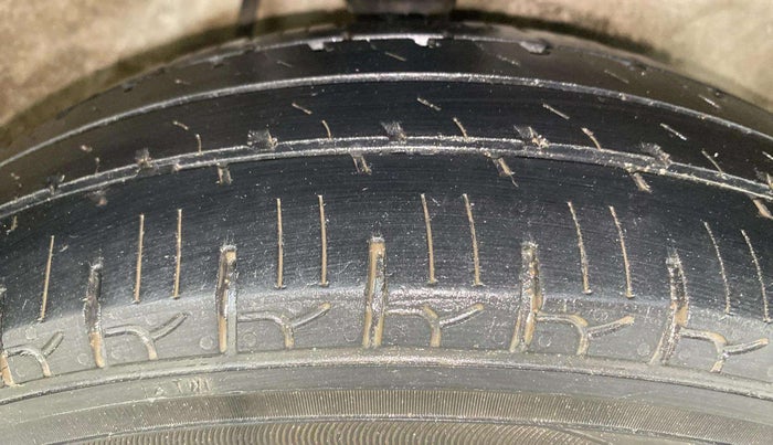 2012 Maruti Alto LXI, Petrol, Manual, 56,611 km, Right Front Tyre Tread