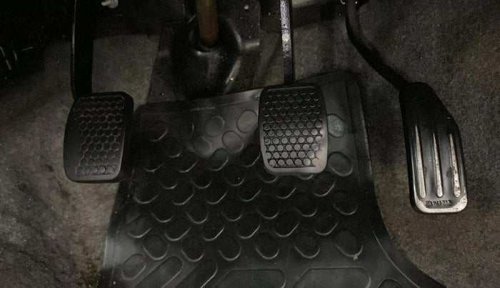 2012 Maruti Alto LXI, Petrol, Manual, 56,611 km, Pedals