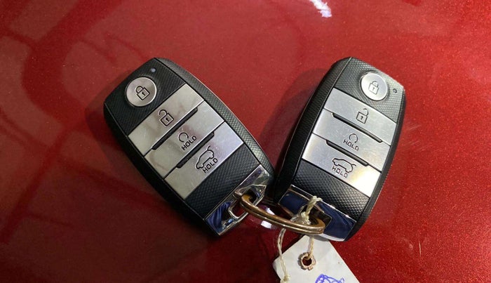 2020 KIA SONET GTX PLUS 1.0 DCT DUAL TONE, Petrol, Automatic, 14,472 km, Key Close Up