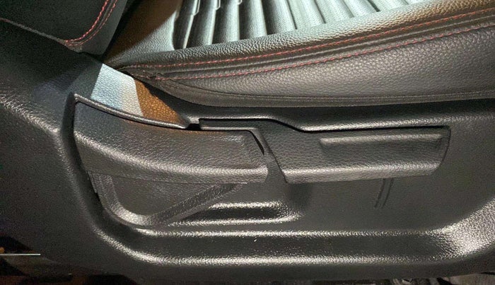 2020 KIA SONET GTX PLUS 1.0 DCT DUAL TONE, Petrol, Automatic, 14,472 km, Driver Side Adjustment Panel
