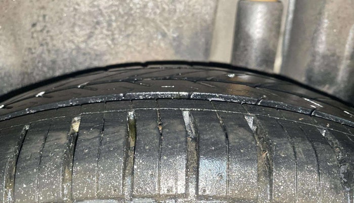 2016 Maruti Swift Dzire VXI, CNG, Manual, 91,055 km, Left Rear Tyre Tread