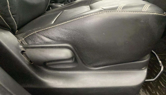 2015 Maruti Swift VXI, Petrol, Manual, 50,033 km, Driver Side Adjustment Panel