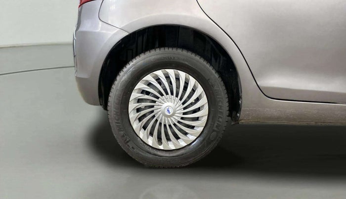 2015 Maruti Swift VXI, Petrol, Manual, 50,033 km, Right Rear Wheel